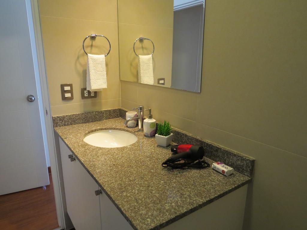 Spacious Apartment In Miraflores Lima Pokój zdjęcie